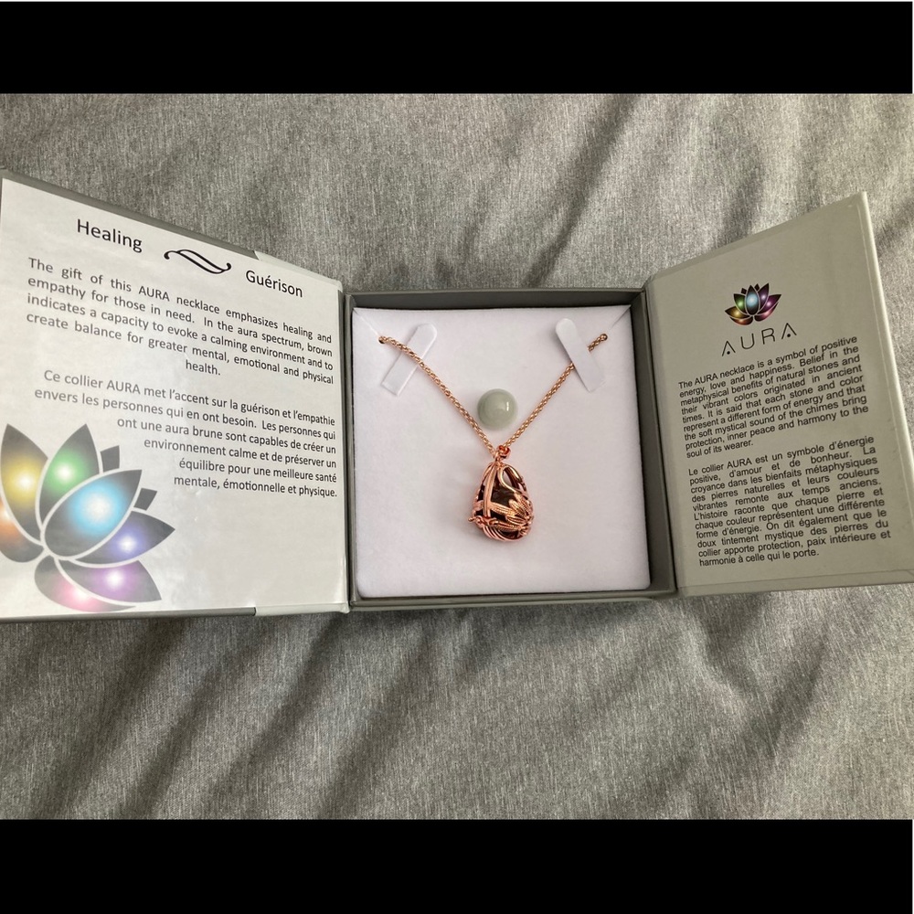 Necklace Aura